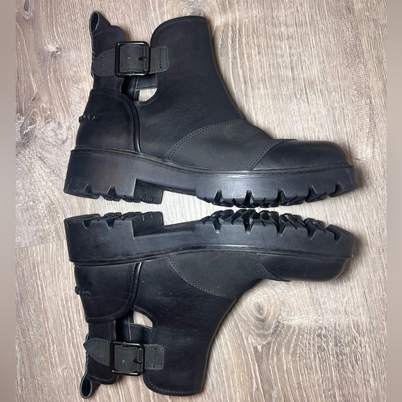 UGG Stockton Boot Black Leather Cutout Combat Ankle Boot Women’s Size 10 - Picture 5 of 10